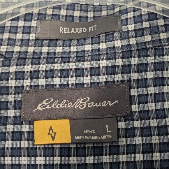 Eddie Bauer Relaxed Fit Checked button down shirt Size Large EUC - Picture 3 of 4